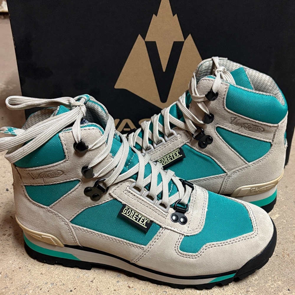 Vasque Clarion '88 GTX Hiking Boots - Silver Grey and Green